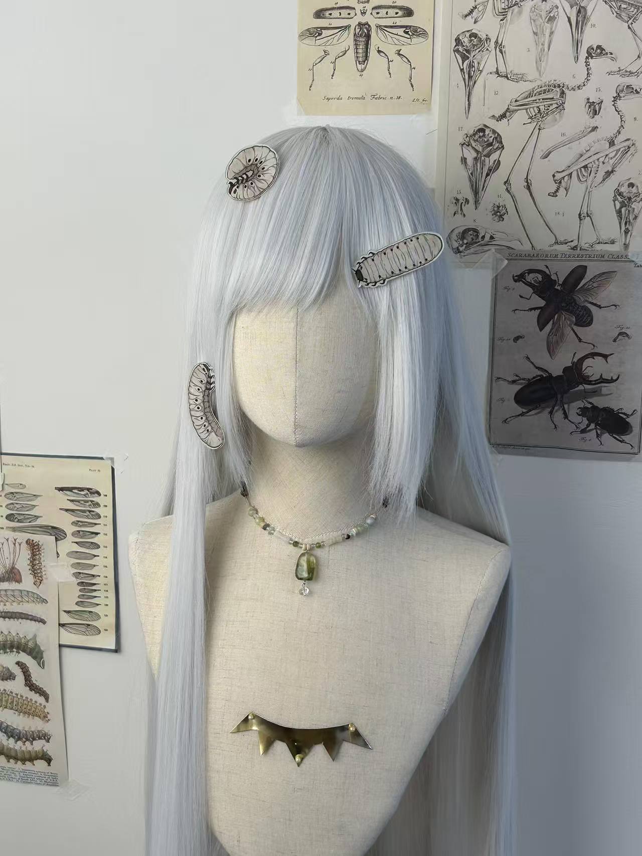 幼虫ヘアクリップ 着用イメージ